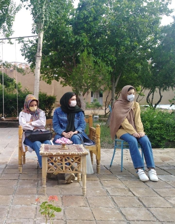 انجمن شعر و ادب قطب اقامتگاه بومگردی تهمینه