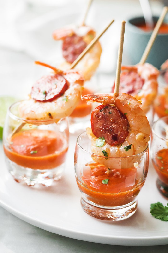 [تصویر:  chorizo_and_prawn_cocktail_appetizer_spr...lasses.jpg]